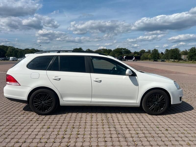 Weiß Gebraucht 2007 VW Golf V Kombi | 4.000 € (Etwas zu teuer) - Bild 1/4