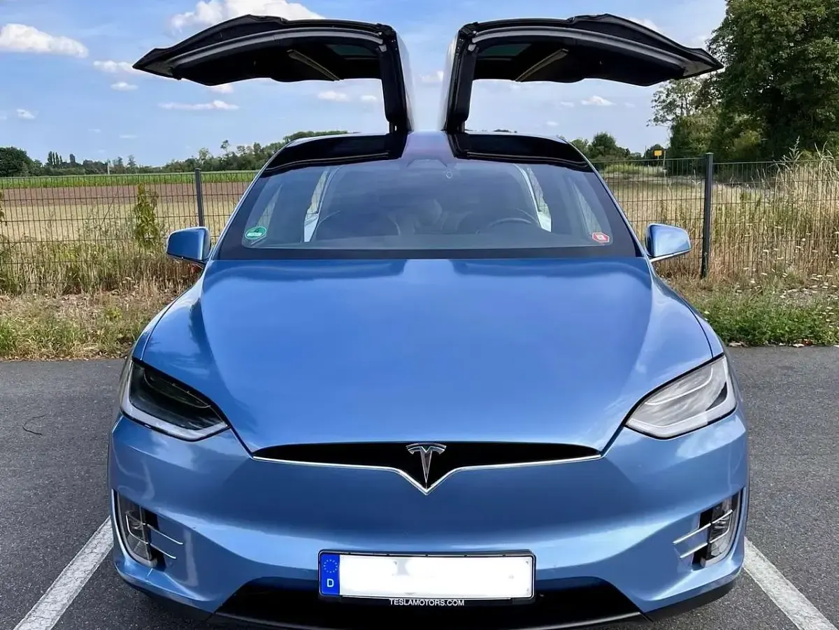 Second-hand Tesla Model X 309 kW (421 CP) 2018 Albastru SUV