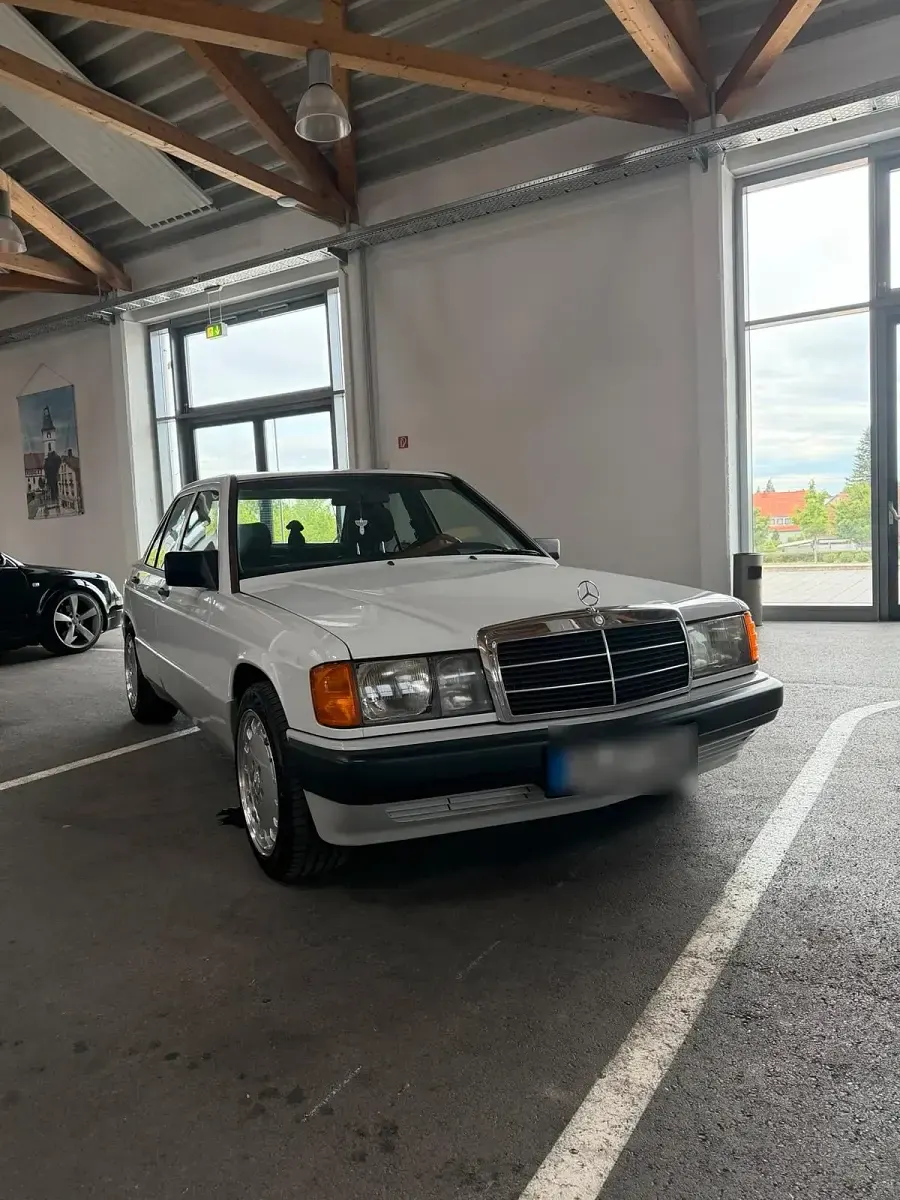 Gebraucht Mercedes 190 75 PS (55 kW) 1991 Weiß Limousine