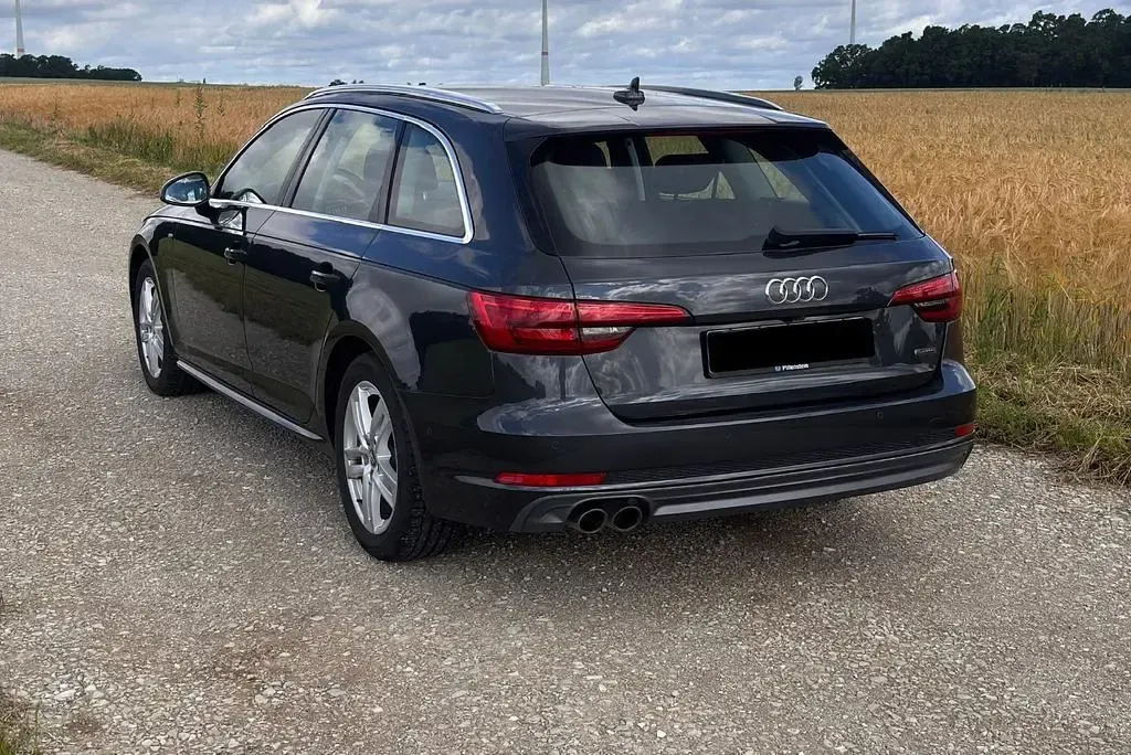 Gebraucht Audi A4 Sport 218 PS (160 kW) 2016 Grau Kombi
