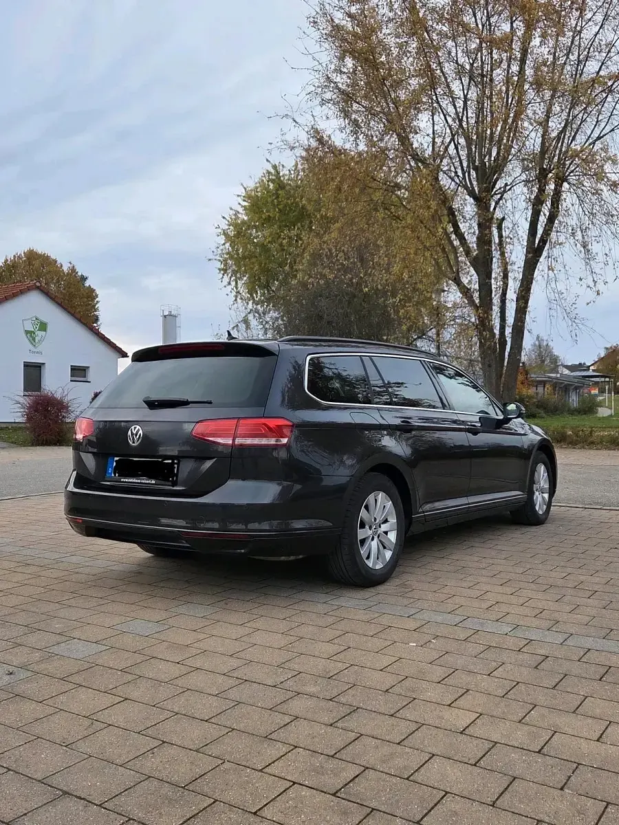 Gebraucht VW Passat Comfortline 150 PS (110 kW) 2018 Grau Kombi