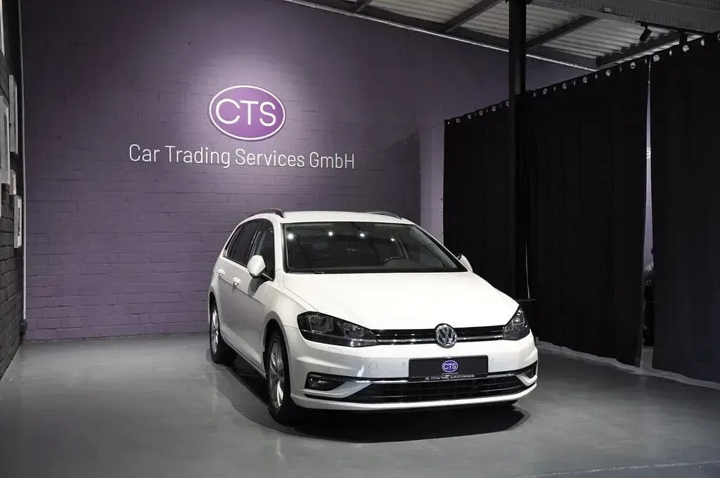 Gebraucht VW Golf VII Comfortline 150 PS (110 kW) 2020 Weiß Kombi
