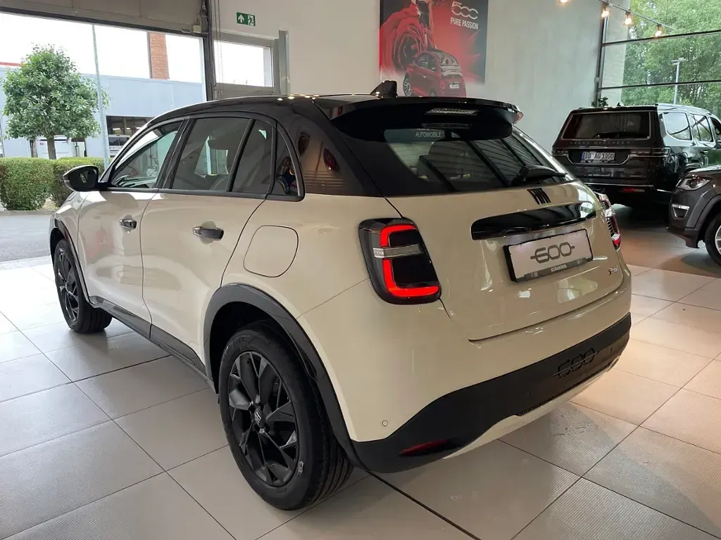 Neu Fiat 600 Street 101 PS (74 kW) 2026 Weiß SUV