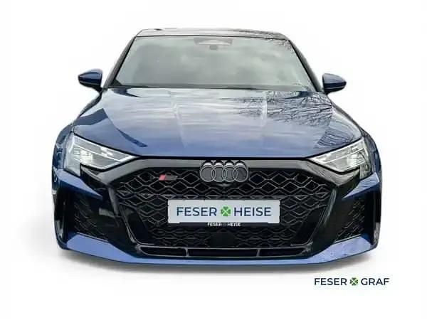 Neu Audi RS3 Ambiente 400 PS (294 kW) 2026 Ascariblau metallic Limousine