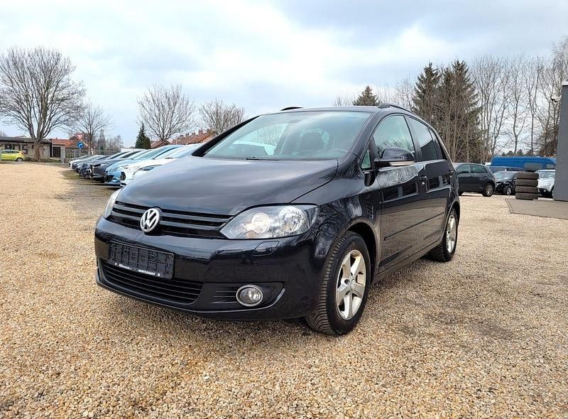 Gebraucht VW Golf VII Match 122 PS (89 kW) 2012 Deep black perleffekt Limousine