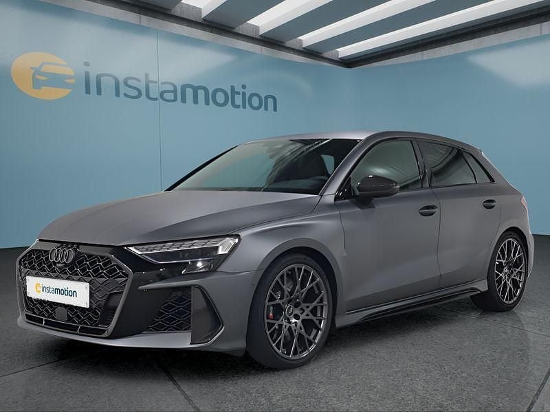 Grau Gebraucht 2024 Audi RS3 Kleinwagen | 73.149 € (Teuer) - Bild 1/4