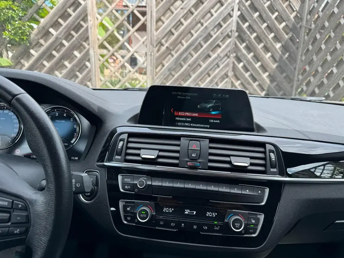 Gebraucht BMW 118 136 PS (100 kW) 2018 Grau Limousine