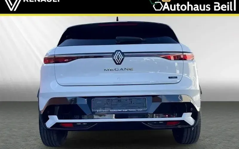 Używany Renault Megane E-Tech Techno 161 kW (220 KM) 2023 Biały Sedan/Limuzyna