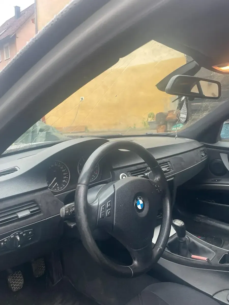 Gebraucht BMW 318 129 PS (94 kW) 2006 Silber Limousine