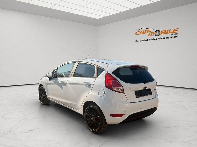 Gebraucht Ford Fiesta SYNC Edition 60 PS (44 kW) 2014 Weiß Kleinwagen