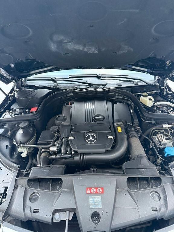 Gebraucht Mercedes E200 184 PS (135 kW) 2010 Schwarz Coupé