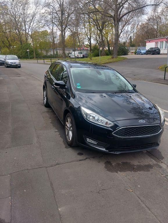 Usata Ford Focus 125 CV (91 kW) 2015 Nero Berlina