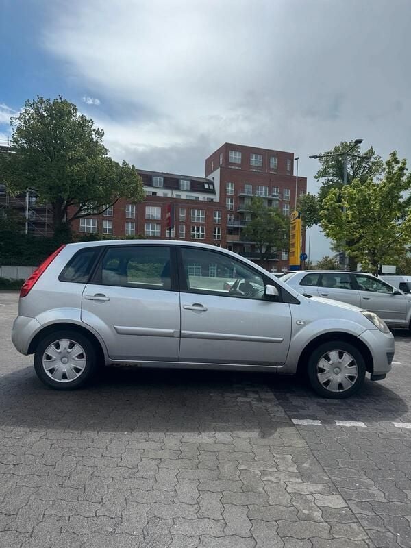 Silber Gebraucht 2008 Ford Fiesta Kleinwagen | 1.350 € (Guter Preis) - Bild 1/3