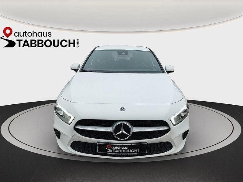 Weiß Gebraucht 2018 Mercedes A250 Limousine | 19.999 € (Superpreis) - Bild 1/4