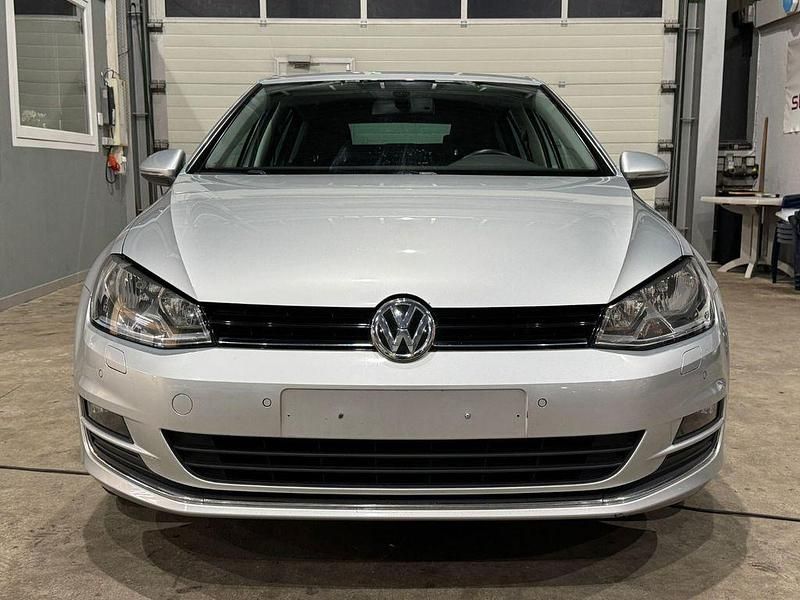 Gebraucht VW Golf VII LOUNGE 110 PS (80 kW) 2015 Silber Limousine