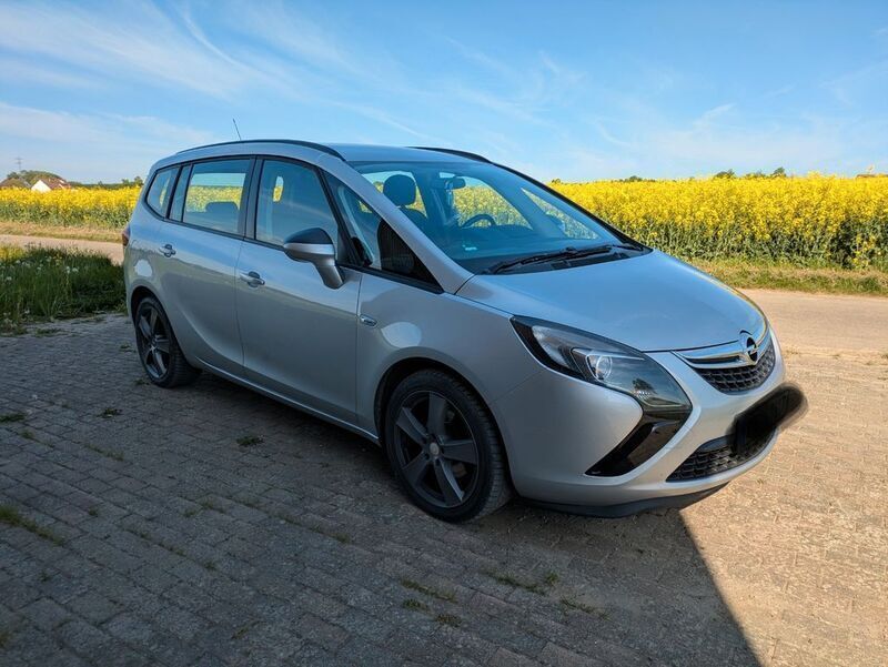 Gebraucht 2015 Opel Zafira Tourer Van / Kleinbus | 3.999 € (Superpreis) - Bild 1/4