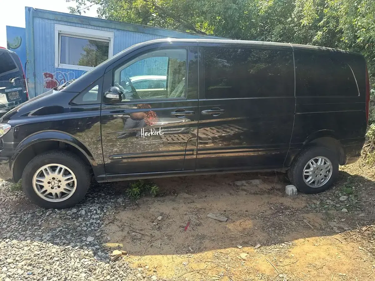 Gebraucht Mercedes Viano 150 PS (110 kW) 2008 Obsidianschwarz Van / Kleinbus
