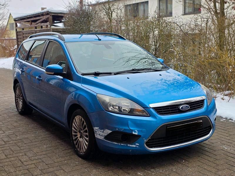 Blau Gebraucht 2010 Ford Focus Kombi | 1.750 € (Guter Preis) - Bild 1/4