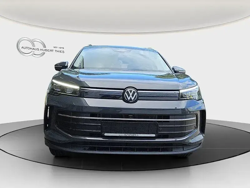 Neu VW Tiguan Life 150 PS (110 kW) 2026 Grau SUV