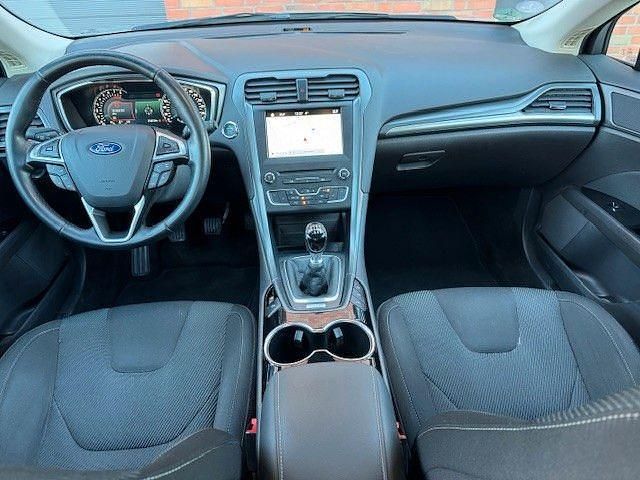 Gebraucht Ford Mondeo Titanium 160 PS (117 kW) 2017 Grau Limousine