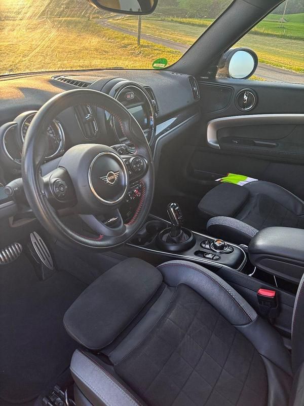 Second-hand Mini Cooper SD 190 CP (139 kW) 2019 Negru Hatchback