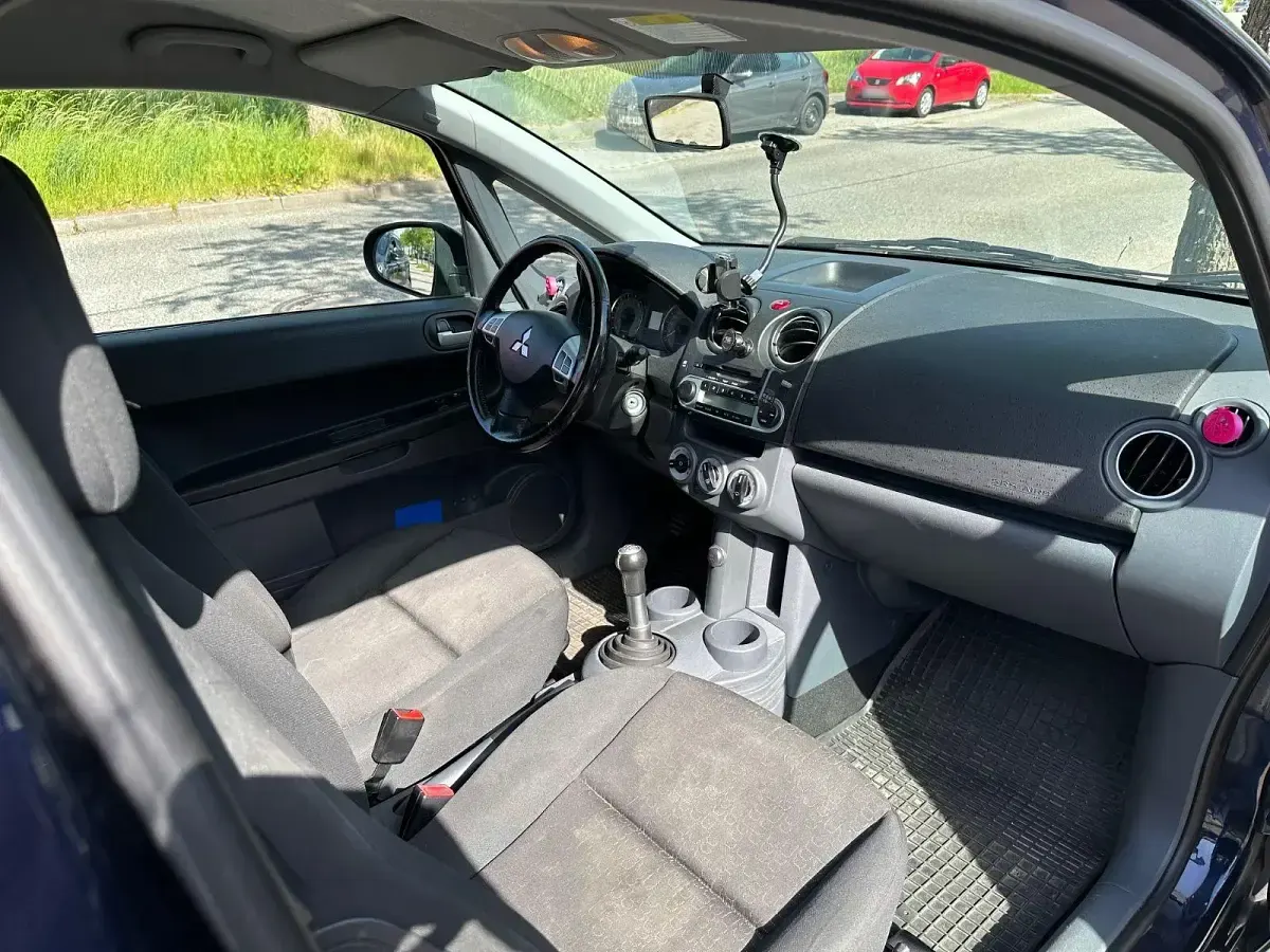 Gebraucht Mitsubishi Colt Intense 95 PS (69 kW) 2011 Blau Kleinwagen