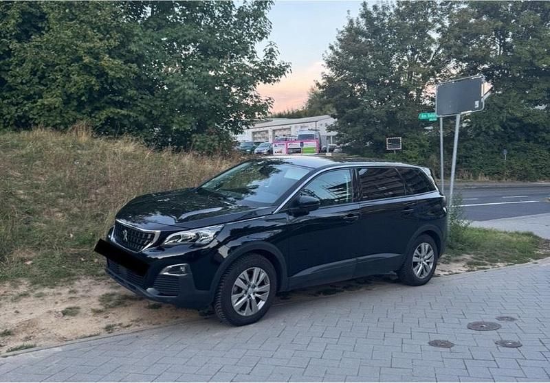 Schwarz Gebraucht 2020 Peugeot 5008 Van / Kleinbus | 17.500 € (Fairer Preis) - Bild 1/2
