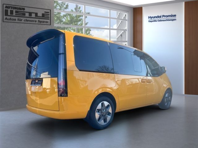 Neu Hyundai Staria Prime 224 PS (164 kW) 2025 Gelb Van / Kleinbus
