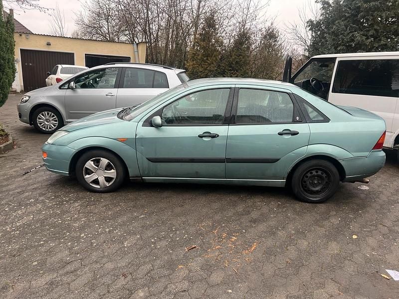 Gebraucht Ford Focus 110 PS (80 kW) 2000 Silber Limousine