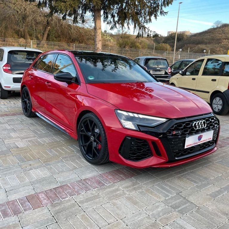 Rot Gebraucht 2022 Audi RS3 Sportback Kleinwagen | 67.900 € (Guter Preis) - Bild 1/4