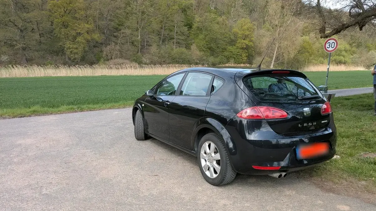 Gebraucht Seat Leon 105 PS (77 kW) 2008 Schwarz Kleinwagen
