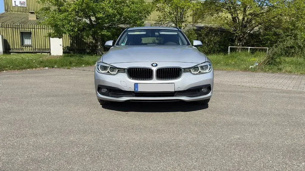 Gebraucht BMW 320 190 PS (139 kW) 2019 Silber Kombi