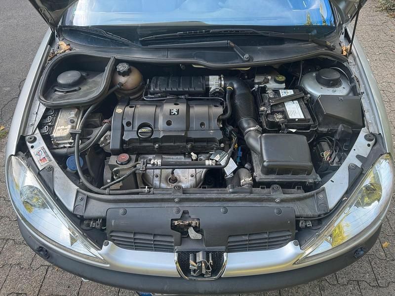 Grau Gebraucht 2001 Peugeot 206 CC Cabrio | 550 € (Superpreis) - Bild 1/4