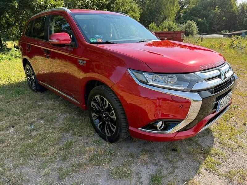 Rot Gebraucht 2015 Mitsubishi Outlander P-HEV SUV | 11.800 € (Fairer Preis) - Bild 1/4