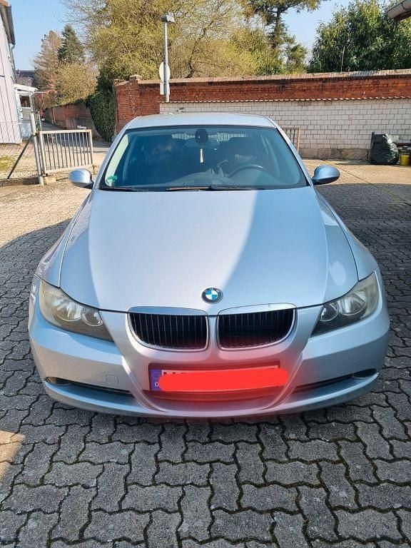 Gebraucht BMW 320 170 PS (125 kW) 2007 Silber Limousine