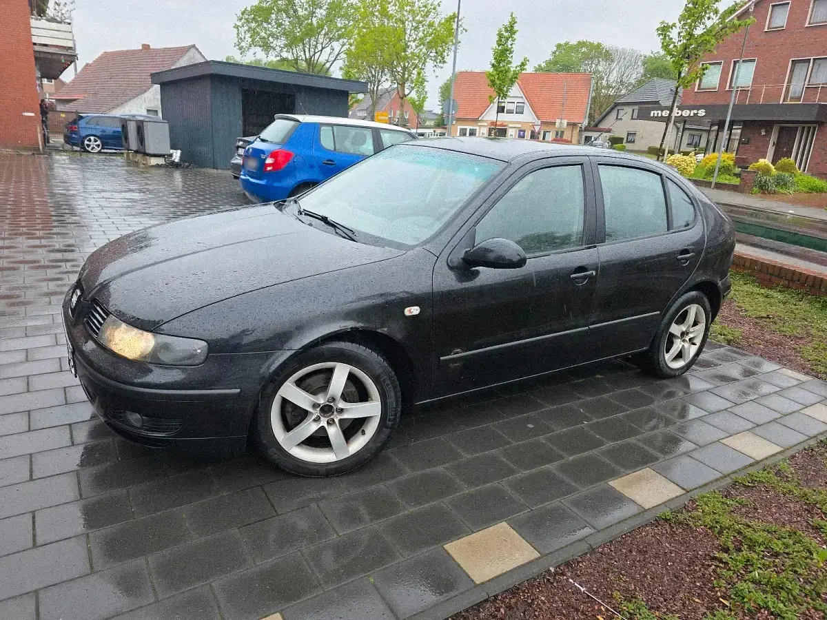Second-hand Seat Leon 110 CP (80 kW) 2004 Negru Hatchback