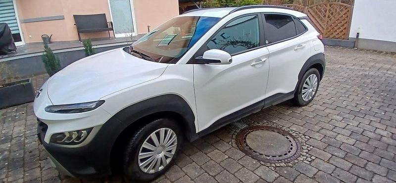 Gebraucht Hyundai Kona Edition 30+ 120 PS (88 kW) 2021 Weiß SUV