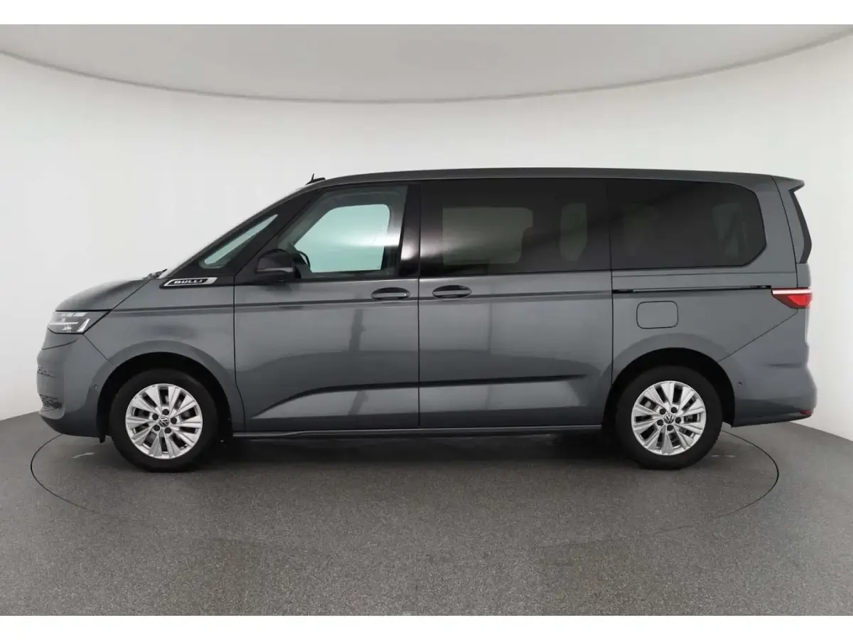 Second-hand VW Multivan Basis 150 CP (110 kW) 2024 Monovolum