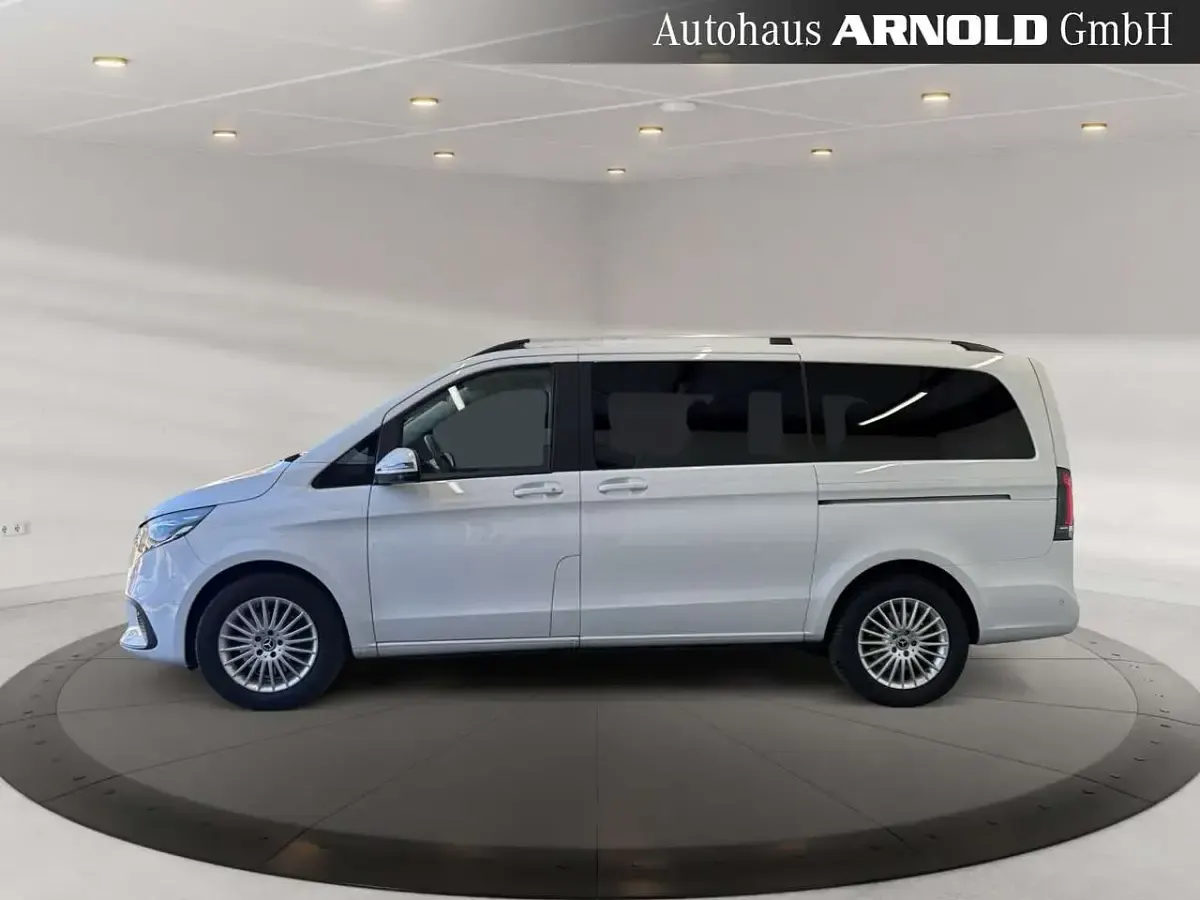 Gebraucht Mercedes V250 Style 190 PS (139 kW) 2025 Weiß Van / Kleinbus