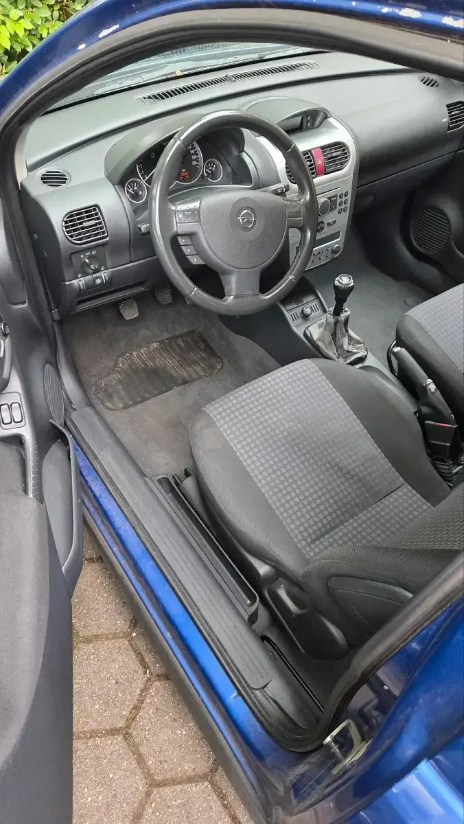 Brugt Opel Corsa 60 HK (44 kW) 2005 Blå Hatchback