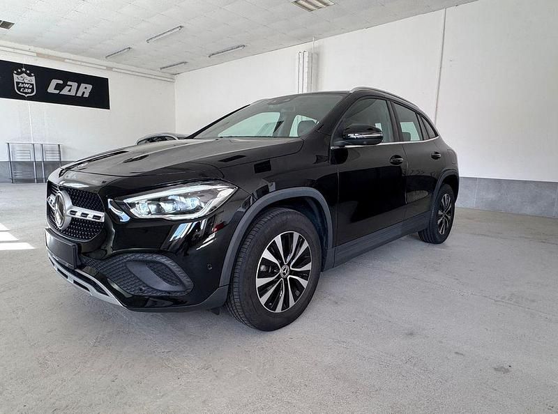 Schwarz Gebraucht 2022 Mercedes GLA180 Style SUV | 32.900 € (Fairer Preis) - Bild 1/4