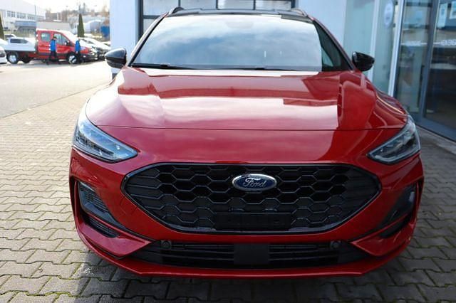 Neu Ford Focus ST-Line X 155 PS (114 kW) 2025 Fantastic red metallic Kombi