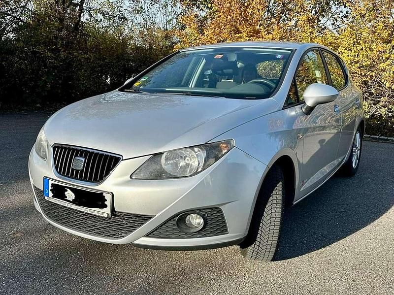 Grau Gebraucht 2012 Seat Ibiza Style Limousine | 3.999 € (Guter Preis) - Bild 1/4