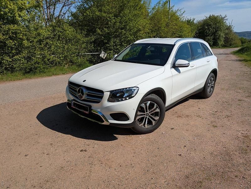 Weiß Gebraucht 2019 Mercedes GLC250 SUV | 23.400 € (Superpreis) - Bild 1/4