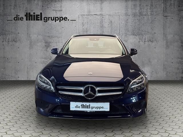 Gebraucht Mercedes C300 Avantgarde 258 PS (189 kW) 2020 Blau Kombi