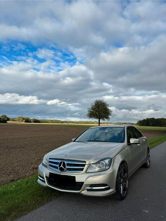 Beige Gebraucht 2013 Mercedes C220 Elegance Limousine | 13.000 € (Etwas zu teuer) - Bild 1/4