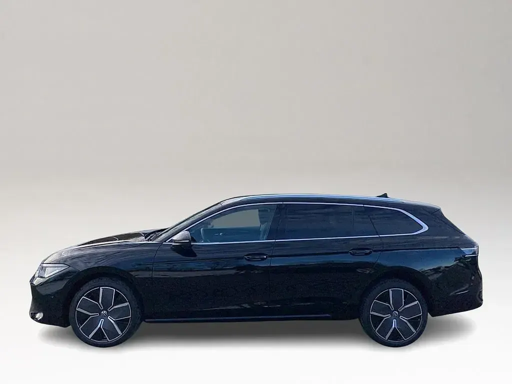 Gebraucht VW Passat Business 150 PS (110 kW) 2024 Andere farbe Kombi