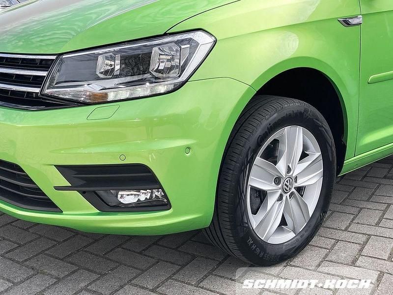 Gebraucht VW Caddy Maxi Comfortline 131 PS (96 kW) 2020 Viperngrün (grün) Van / Kleinbus