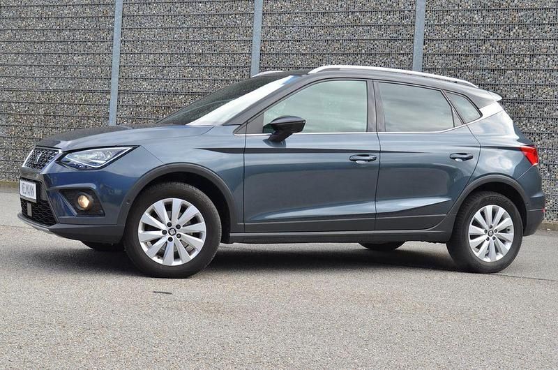 Grau Gebraucht 2019 Seat Arona XCELLENCE SUV | 10.580 € (Fairer Preis) - Bild 1/4