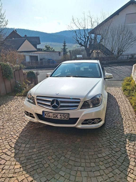 Gebraucht Mercedes C200 184 PS (135 kW) 2011 Weiß Limousine